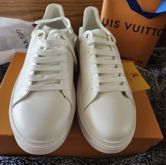 Front Row L.V. sneakers 👟 - Picture 1 of 7